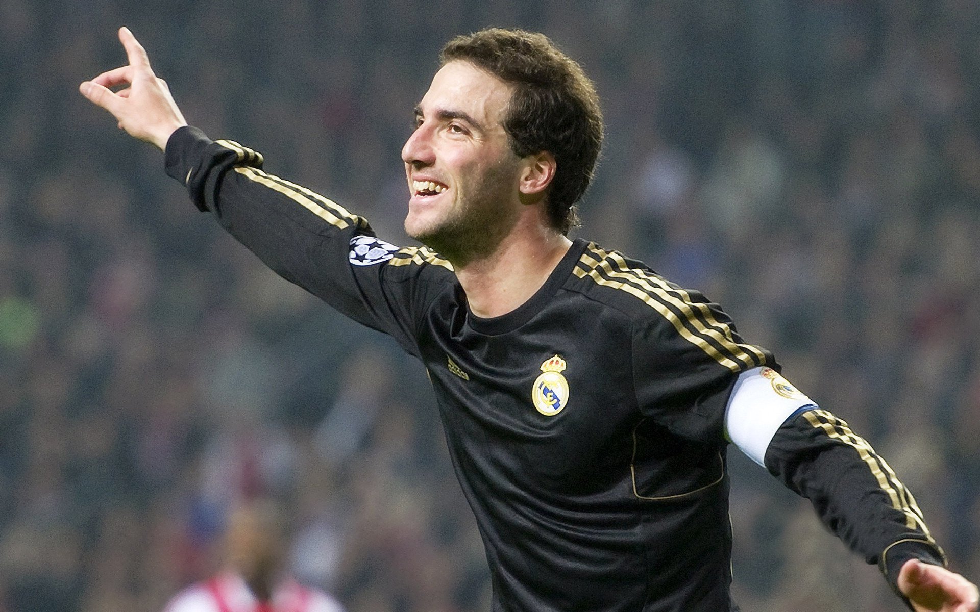 ac米兰中文官网-五大联赛俱乐部财政支出是否与成绩高度相关，五大联赛哪个俱乐部最有钱