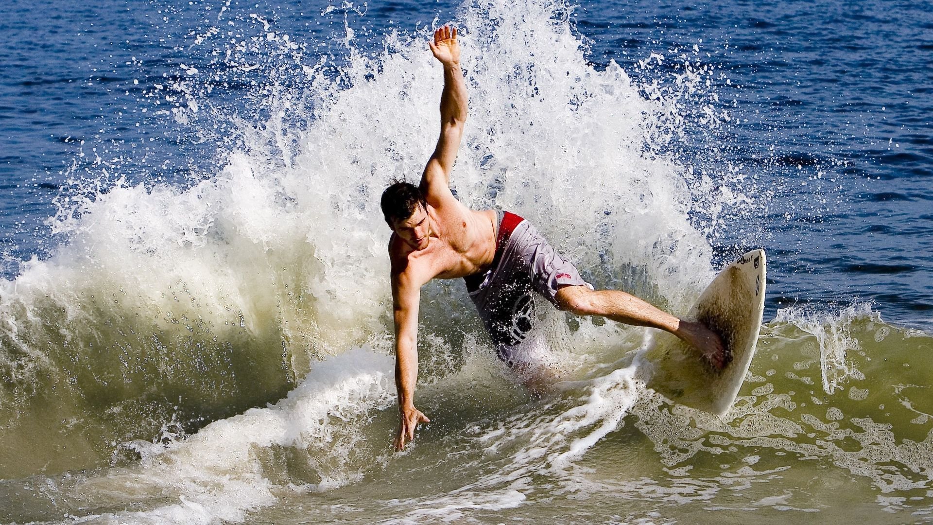 足球联赛冠军争夺战